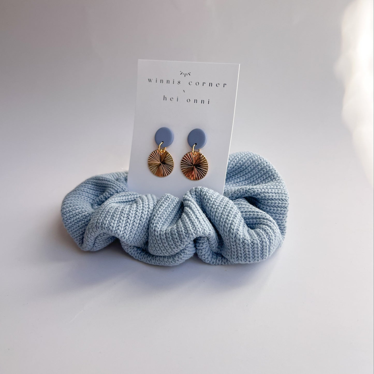 Scrunchie Set LAILA aus Baumwolle mit passenden Ohrringen aus Polymerton und vergoldetem Edelstahl in Blautönen