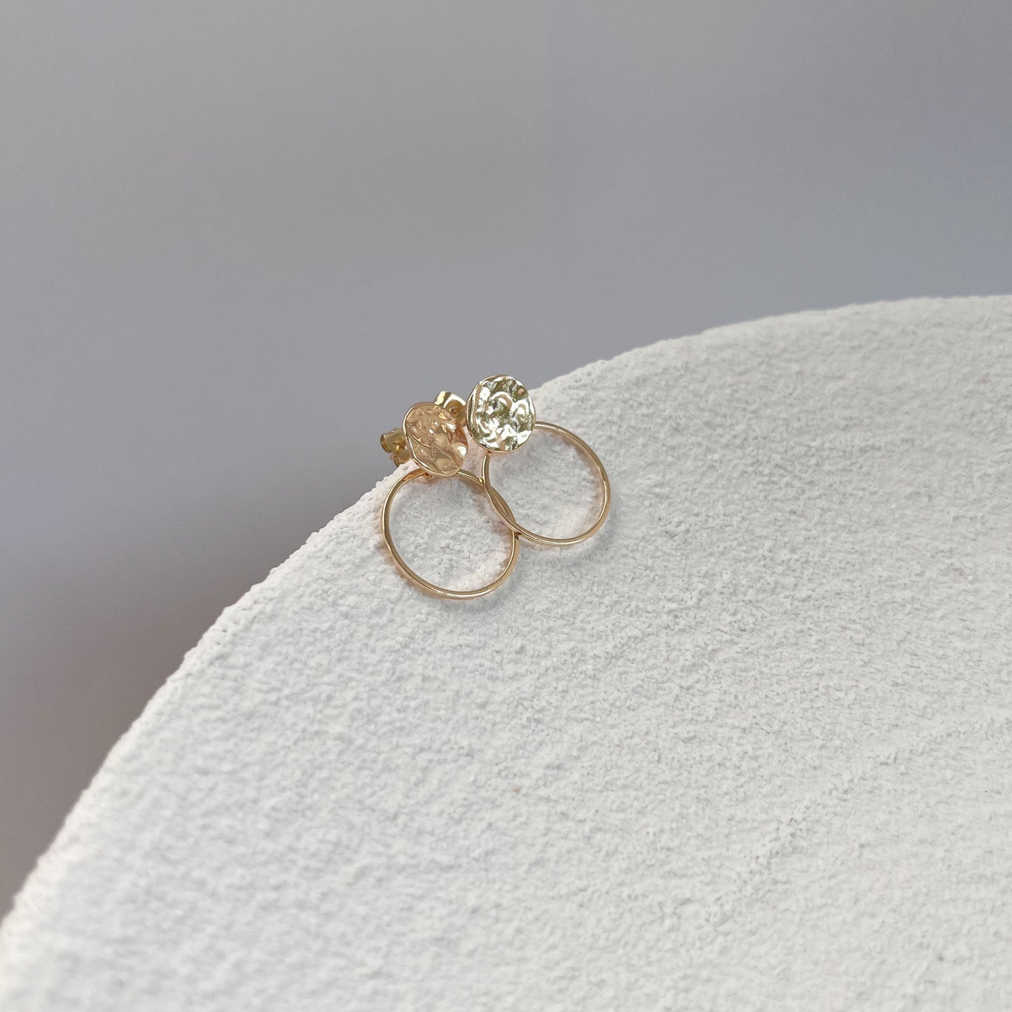 Hängeohrringe GAIA, 24K vergoldeter Edelstahl, minimalistisches und zeitloses Design