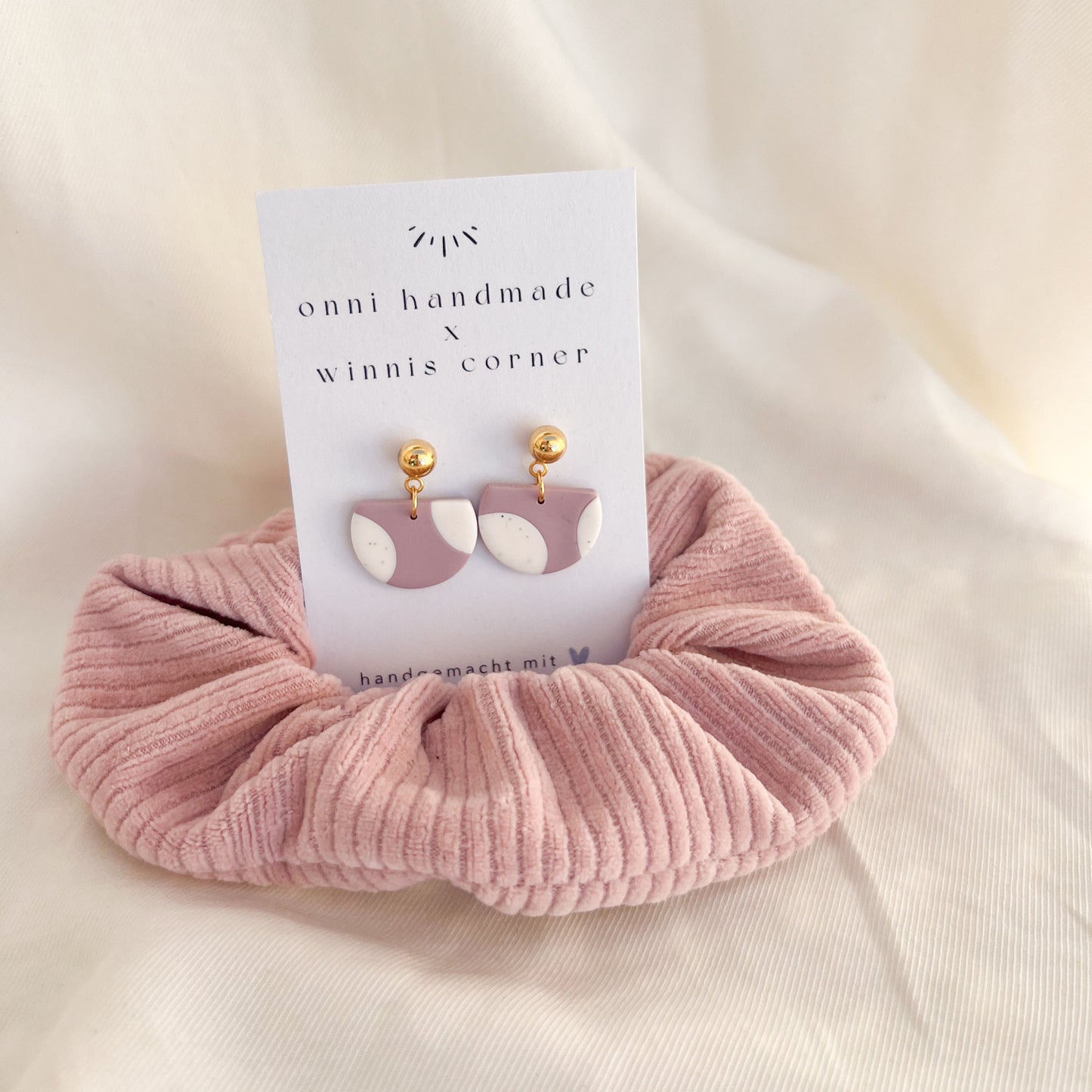 Scrunchie Set VRENI aus Baumwolle mit passenden Ohrringen aus Polymerton und vergoldetem Edelstahl in Flieder- und Orange-Tönen