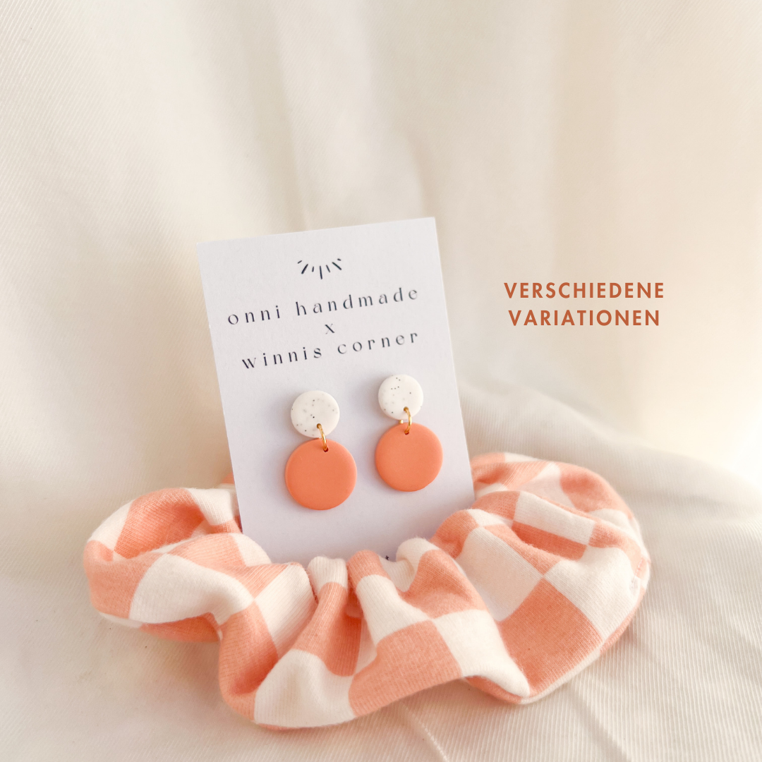 Scrunchie Set MERLE aus Baumwolle mit passenden Ohrringen aus Polymerton und vergoldetem Edelstahl in Pastell-Tönen