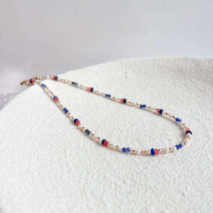 BuntePerlenkette für Damen mit Edelsteinen & Süßwasserperlen. Handgemachter Schmuck, Vergoldeter Edelstahl, Geschenk für Frauen, Winnis Corner