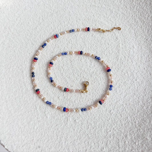 BuntePerlenkette für Damen mit Edelsteinen & Süßwasserperlen. Handgemachter Schmuck, Vergoldeter Edelstahl, Geschenk für Frauen, Winnis Corner