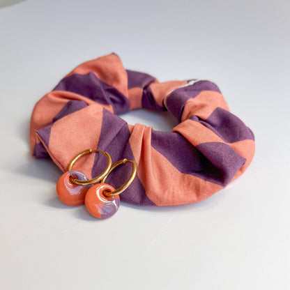 Scrunchie Set LORE aus Baumwolle mit passenden Ohrringen aus Polymerton und vergoldetem Edelstahl in Naturtönen