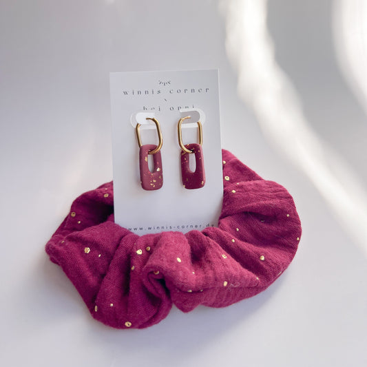 Scrunchie Set RONYA aus Baumwolle mit passenden Ohrringen aus Polymerton und vergoldetem Edelstahl in Bordeaux