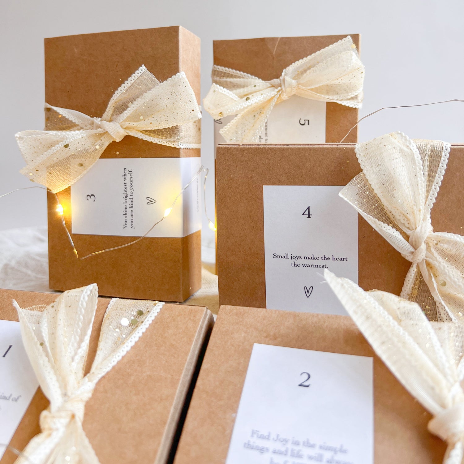 Schmuck Adventskalender aus Naturstein oder Polymerton in Gold oder Silber I Handgemachter Schmuck Winnis Corner